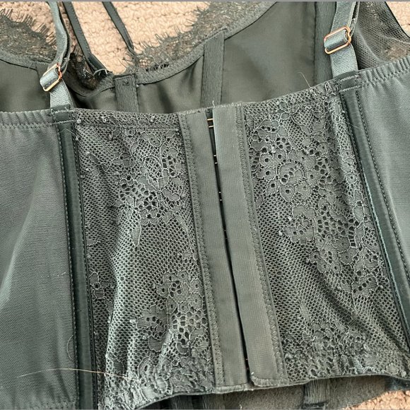 Victoria Secret Corset - Picture 3 of 3